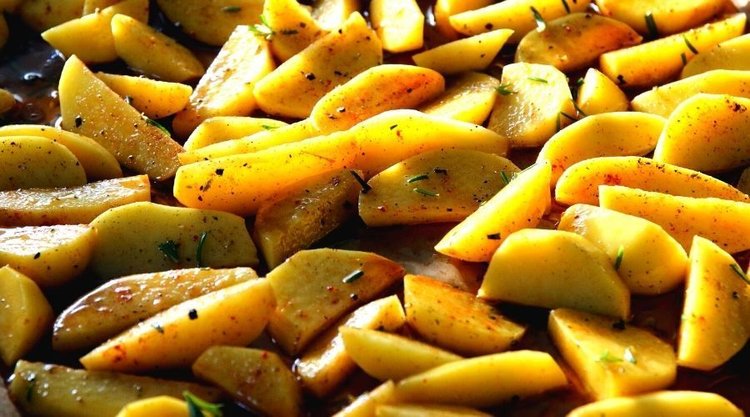 Przepyszne pieczone ziemniaki z boską chrupiącą skórką