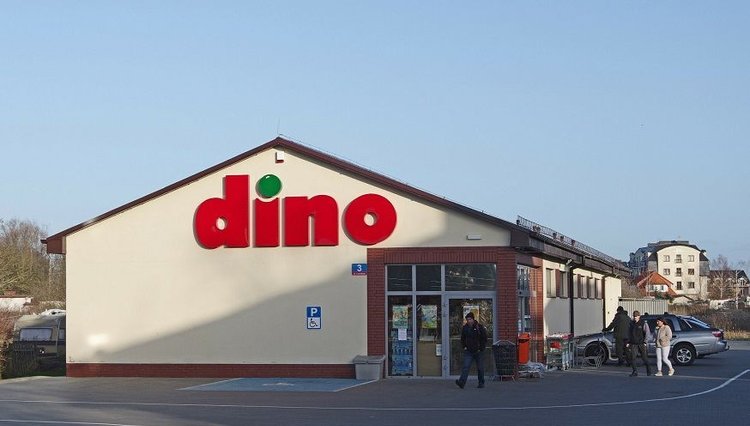 Dino zwolniło pracownicę z 11-letnim stażem za truskawki. Paczkę na wyrzucenie dała przyjaciółce 