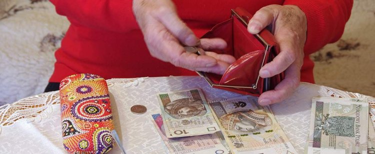 Deszcz pieniędzy dla emerytów. Waloryzacja 2021 przebije tegoroczną, ujawniamy wskaźnik