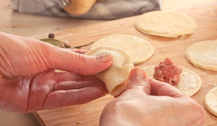 Maślankowe ciasto na pierogi cioci Grażynki. Zawsze pamiętaj o 1 zasadzie