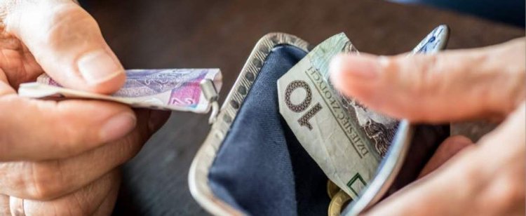 Emerytura bez podatku lepsza od trzynastek i czternastek? Wyliczenia nie pozostawiają złudzeń