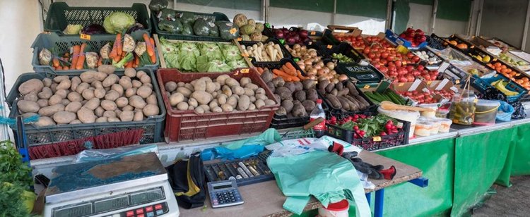 Małe sklepy nie chcą zniesienia zakazu handlu. Inaczej mają małe szans w starciu z konkurencją