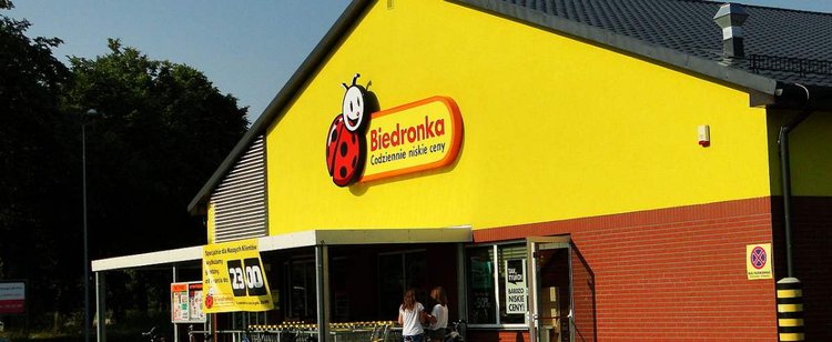 W czwartek kupisz w Biedronce 4 produkty. Piąty dowolny dostaniesz za darmo