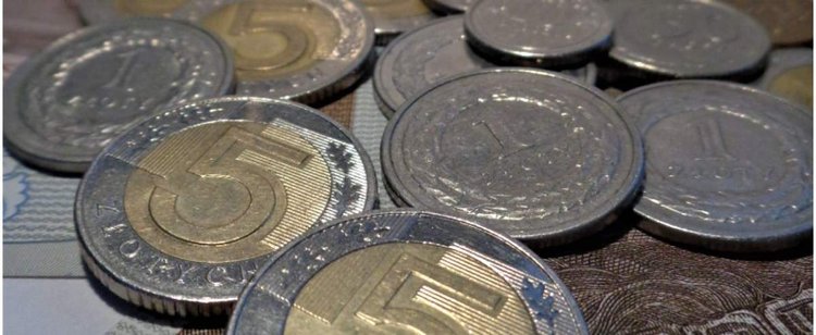 Moneta pięciozłotowa warta nawet 100 tys. zł. Właściciele bilonu mogą nie mieć zielonego pojęcia