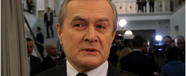 Gliński na kwarantannie. Spotkał się z biskupem zakażonym wirusem