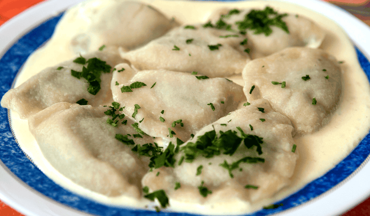 Obłędne pierogi z żółtym serem. Małopolski farsz nie ma sobie równych