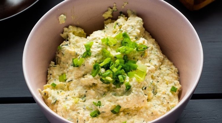 Idealnie kremowa pasta jajeczna do kanapek. Nie ma opcji, że się nie uda