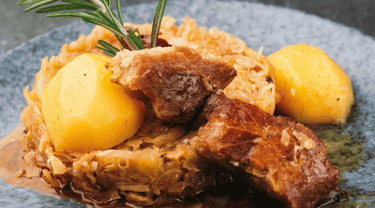 Karczek w kapuście kiszonej. Fantastyczne połączenie smaków