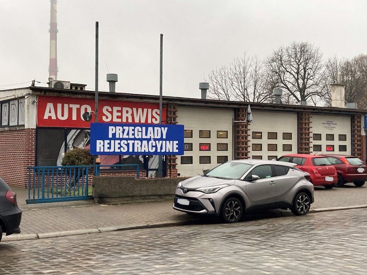 Nowe przepisy od 1 stycznia. Lepiej nie spóźnić się z przeglądem, bo będziemy płacić dwukrotnie