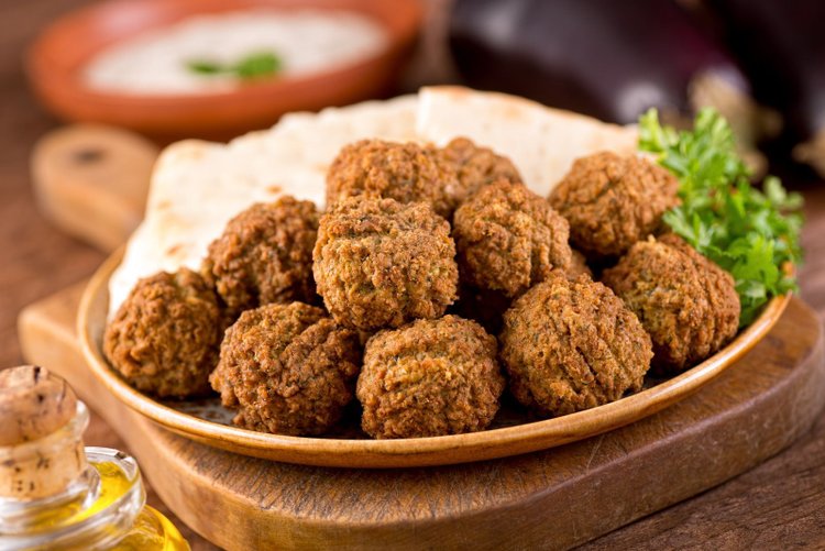 Na obiad i na przekąskę - przepis na kultowy falafel jak z restauracji