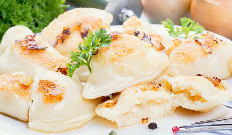 Receptura na najlepszy farsz do pierogów ruskich. Posłuchaj najlepszych kucharek