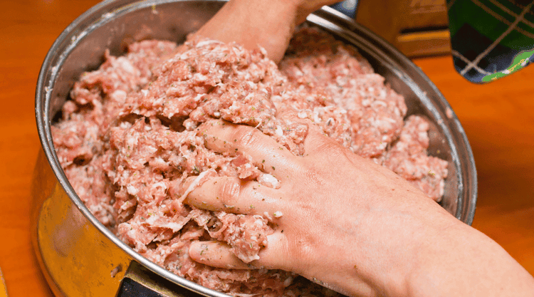 Aromatyczne, zachwycające mielone z górą pietruszki i koperku