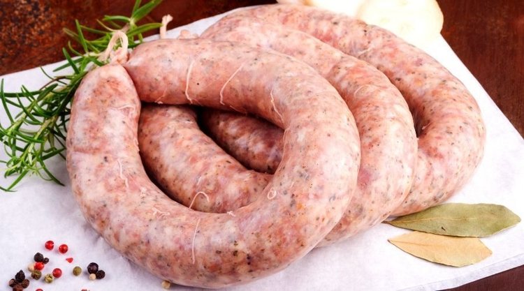 Jak wybrać idealną białą kiełbasę na Wielkanoc? Wyjaśniamy krok po kroku  