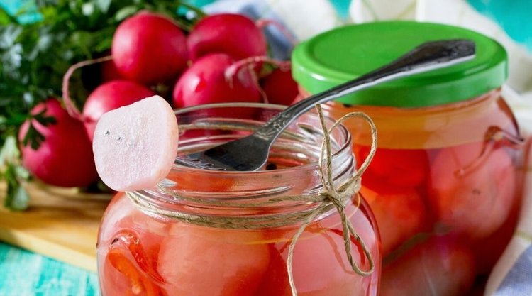 Jak zrobić kiszone rzodkiewki? Przepis krok po kroku