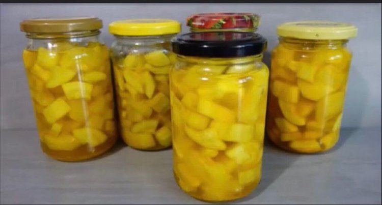 Obłędny przepis na marynowaną cukinię na słodko, smakuje jak ananas