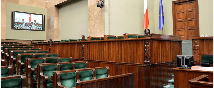 Tylko w 2019 roku 419 mln zł nagród i premii. NIK podsumował wydatki rządu PiS