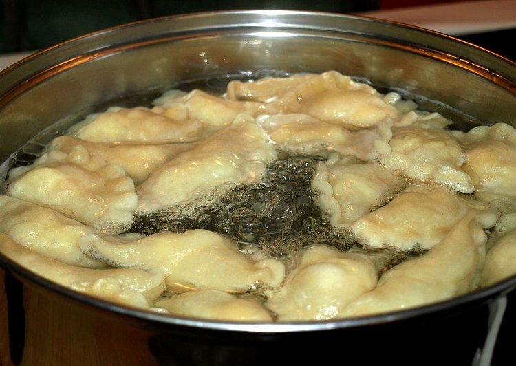 Przepis na pierogi ze śledziem