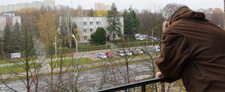 Zakaz palenia na balkonie. Na początku roku wprowadził go sąsiad Polski