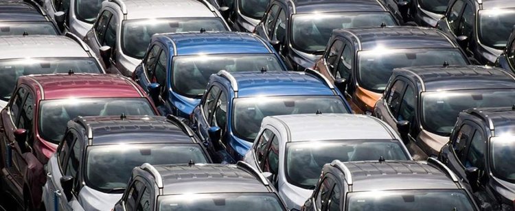 46 proc. badanych planuje zakup auta w 2021 roku. Co czwarty zrobi to inaczej, a ty?