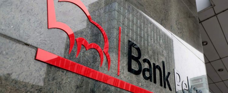 Klienci dwóch największych banków zostali na lodzie. Teraz Pekao usuwa ważną usługę