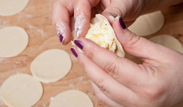 Jak zrobić dobry farsz na pierogi ruskie? Pamiętaj o 1 zasadzie