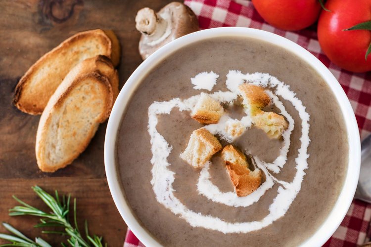 Zupa krem grzybowa - przepis na rozgrzewającą kolację
