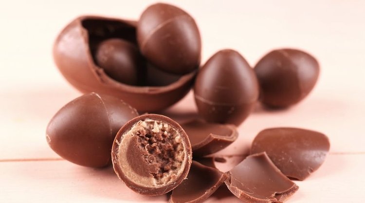 Sanepid informuje o wycofaniu ze sklepów wielu partii słodyczy Kinder