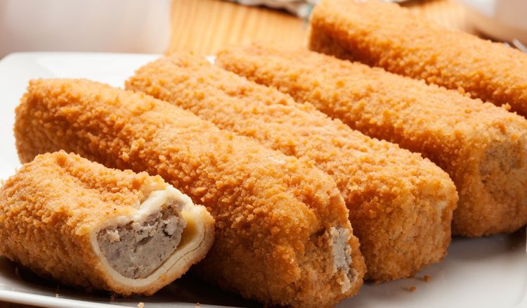 Najłatwiejszy patent na zwijanie krokietów po wczorajszych naleśnikach. Praktyczny poradnik krok po kroku