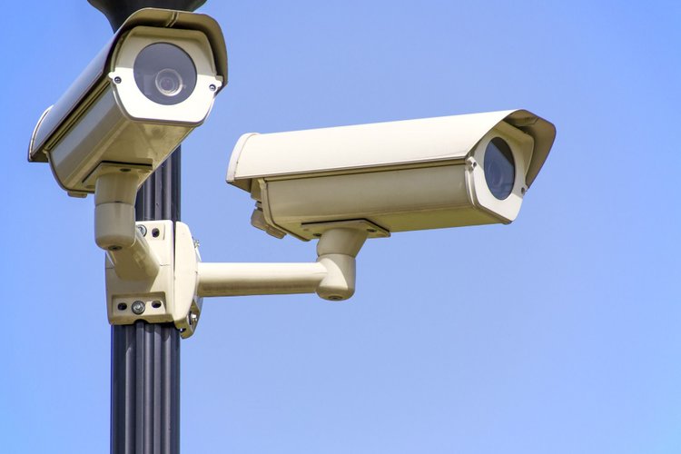 Czy pracodawca powinien poinformować pracownika o firmowym monitoringu?