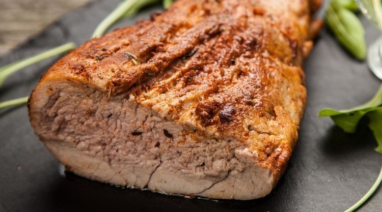 Zaskakujący przepis na schab w liściach laurowych