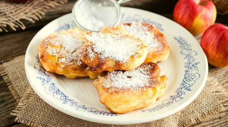 Idealnie puszyste racuchy pieczone w piekarniku