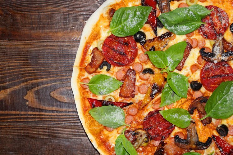 Sos pomidorowy na pizzę na kilka sposobów