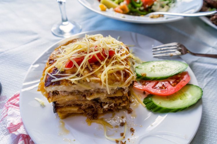Moussaka wprost ze słonecznej Grecji - przepis prostszy niż myślisz
