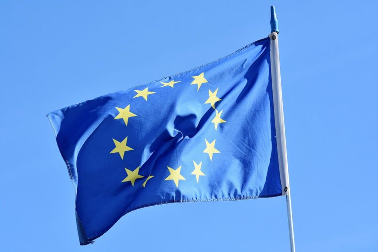 Staż unijny. Jak skorzystać z europejskiego wsparcia społecznego?