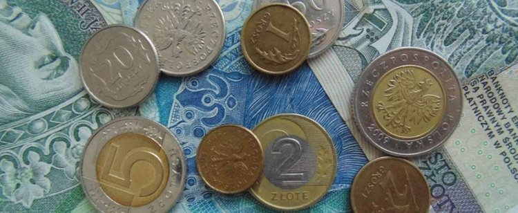 Rezygnując z gotówki możemy zyskać naprawdę dużo. Pomagamy nie tylko sobie