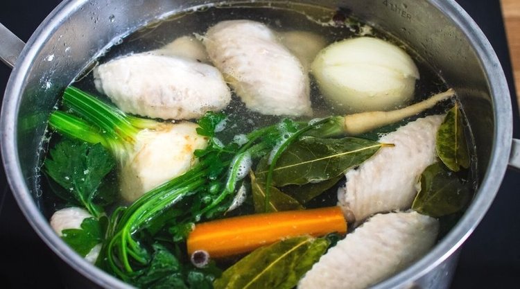 Korzenny rosół na pierwszy dzień zimy