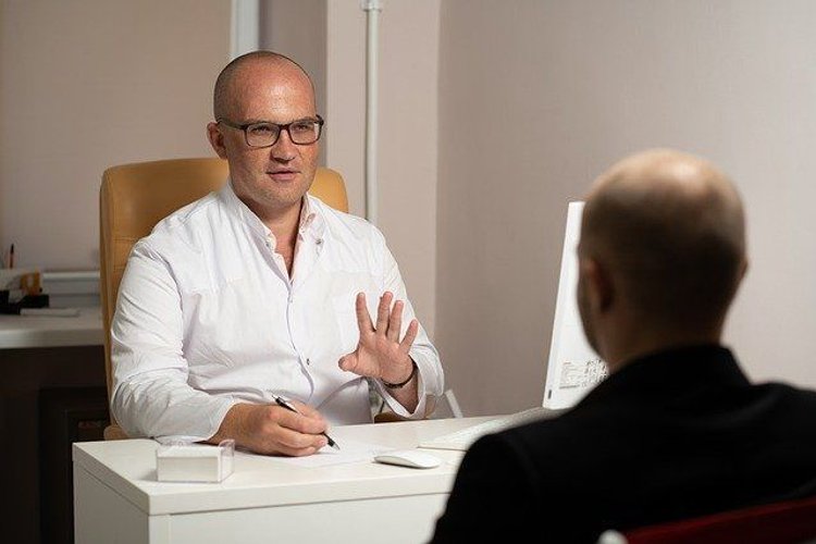 Zasiłek chorobowy a niezdolność do pracy powstała po ustaniu zatrudnienia