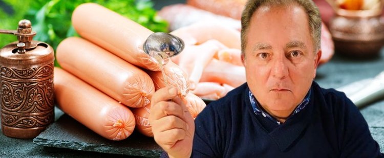 Robert Makłowicz poucza Polaków jak prawidłowo gotować parówki