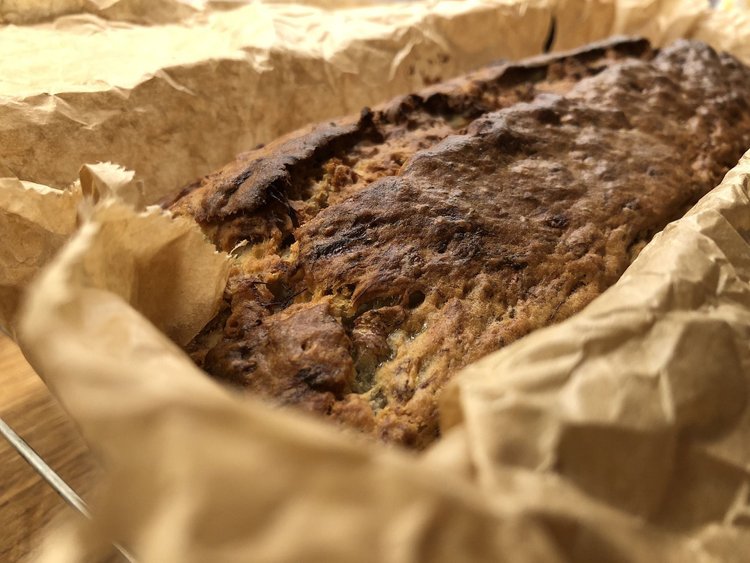 Razowe ciasto bananowe jako słodki podwieczorek