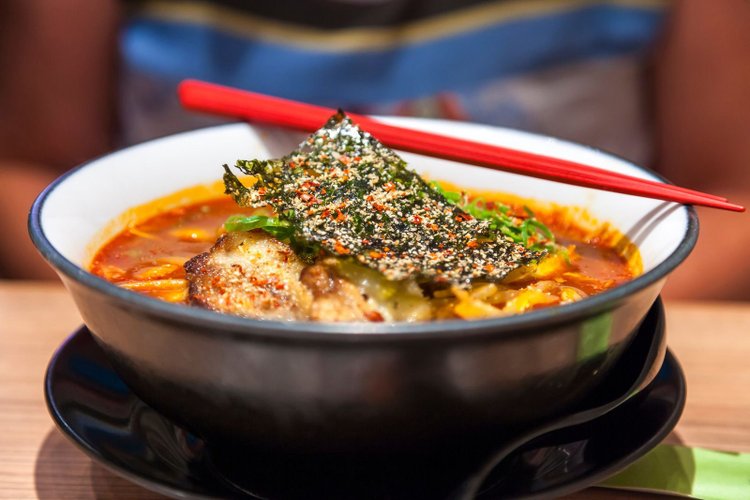 Japoński ramen nie musi być trudny, podajemy najlepszy przepis