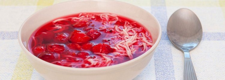 Przepis na zupę owocową z makaronem