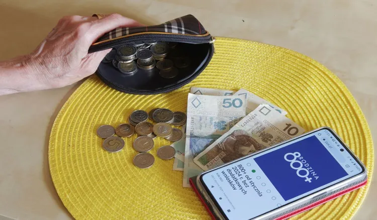 Wypłata 800 plus może się opóźnić. Te osoby dostaną dopiero we wrześniu