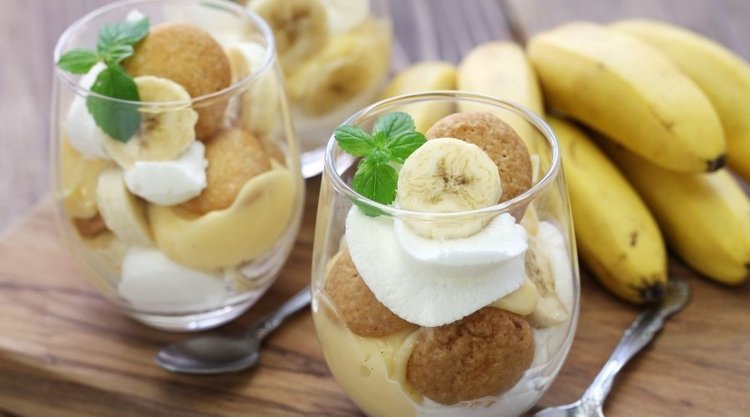 Błyskawiczny deser bez pieczenia z bananów. Dokładki są pewne
