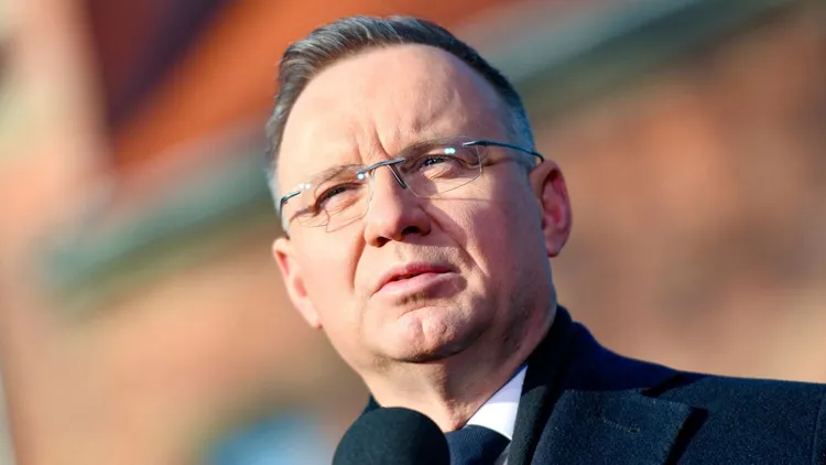 Andrzej Duda zabrał głos w sprawie ustawek. Tusk skomentował: "to tylko niekompetencja"