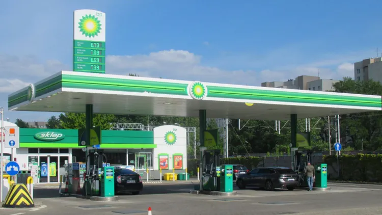 BP szuka pracowników w całej Polsce. Takie pieniądze oferuje za pracę na stacji