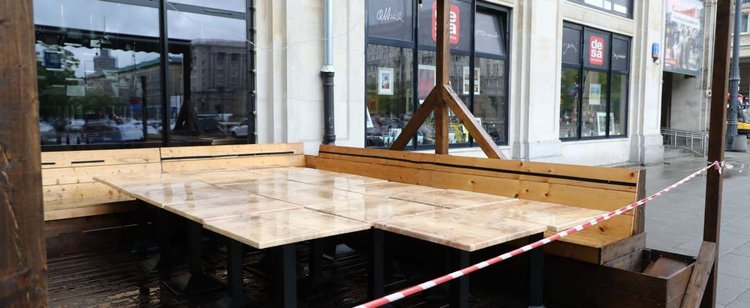 Wizytę w restauracji może skończyć interwencja kelnera. Personel ma nowe prawo, spokojne mogą być tylko małżeństwa