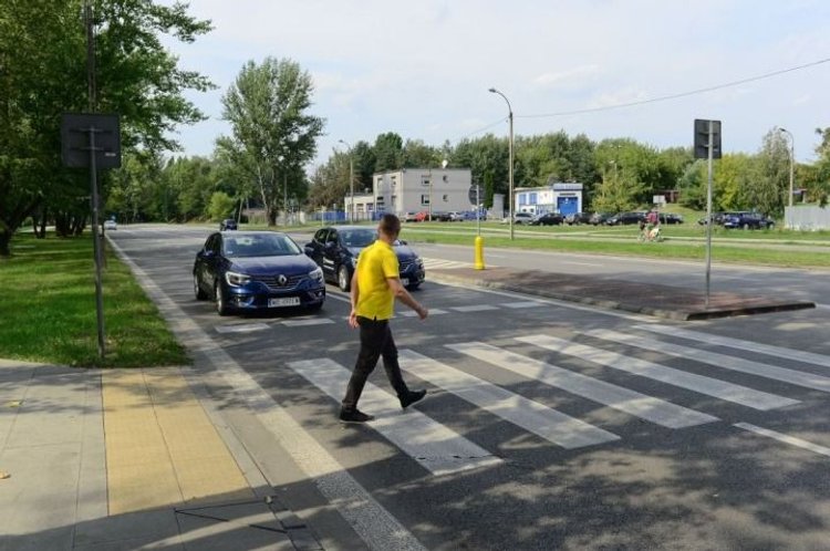 Nowa aplikacja na smartfony. Ma zwiększać bezpieczeństwo pieszych