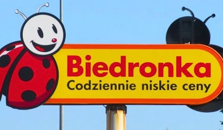 Tłumy w Biedronce. Mleko i mięso za bezcen