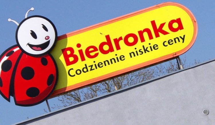 W Biedronce trwa wyjątkowa niedziela handlowa. Sklep oferuje dziś ogromne zniżki, konieczne było wprowadzenie limitów