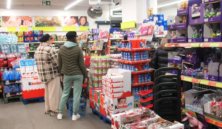 Polacy od razu po świętach ruszyli do Biedronki. Są zadziwiające przeceny